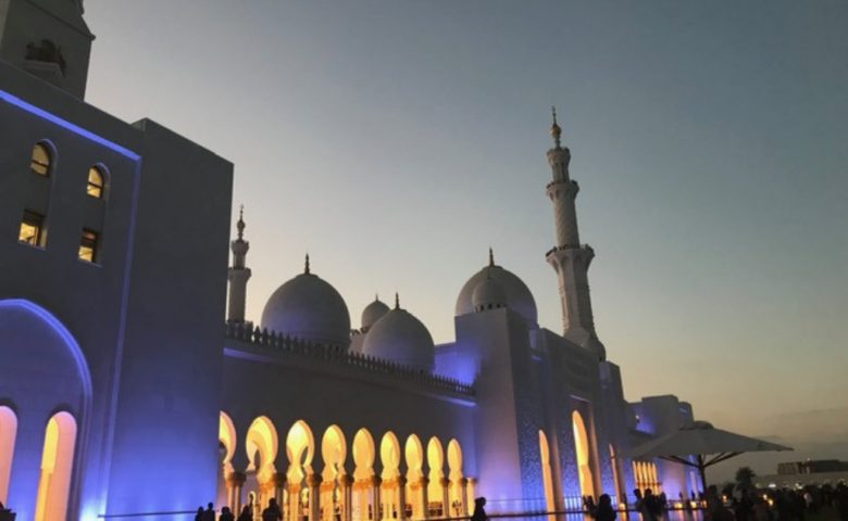 Abu Dabī Lielā mošeja 1, IR Kultūras ceļojumi