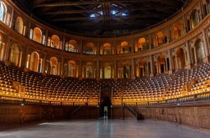 Teatro Farnese Shutterstock 2195880657