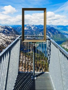 5,fingers,is,a,viewpoint,platform,in,the,dachstein,mountains